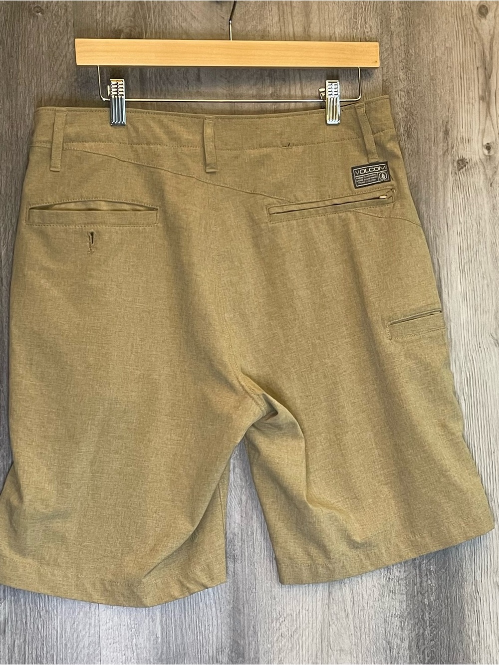 Volcom Mens Shorts 32x10" Surf & Turf Flat Front 4 Way Stretch Swimming Hiking - Picture 4 of 9